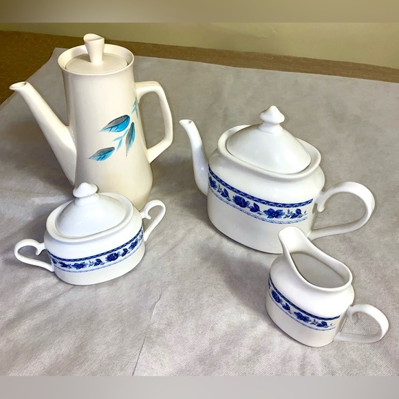 🌸 Vintage (1950-1960’s) White and Blue Floral Tea Set - Picture 1 of 7